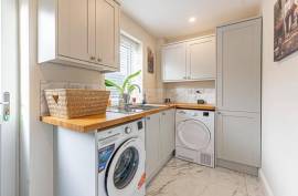 Luxury 5 Bed Detached Home for Sale In Barnett Way, Bierton, Aylesbury United Kingdom