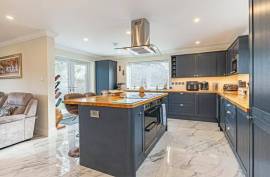 Luxury 5 Bed Detached Home for Sale In Barnett Way, Bierton, Aylesbury United Kingdom