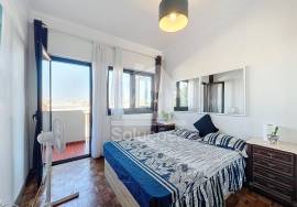 3 bedroom apartment with good areas located on 25 de Abril in Portimão