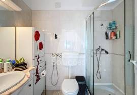 3 bedroom apartment with good areas located on 25 de Abril in Portimão