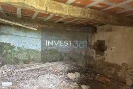 Ruin in Covas, Cerveira with land and stunning mountain views Ruin in Covas, Cerveira with land and stunning mountain views