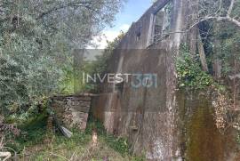 Ruin in Covas, Cerveira with land and stunning mountain views Ruin in Covas, Cerveira with land and stunning mountain views