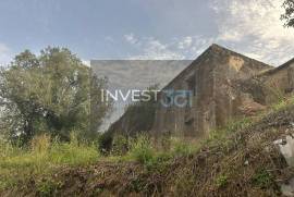 Ruin in Covas, Cerveira with land and stunning mountain views Ruin in Covas, Cerveira with land and stunning mountain views