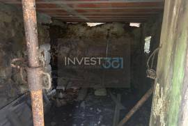 Ruin in Covas, Cerveira with land and stunning mountain views Ruin in Covas, Cerveira with land and stunning mountain views