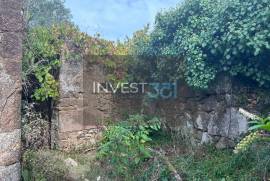 Ruin in Covas, Cerveira with land and stunning mountain views Ruin in Covas, Cerveira with land and stunning mountain views