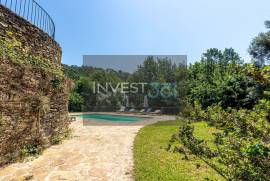 Villa with mountain views in Gondar and Orbacém Villa with mountain views in Gondar and Orbacém