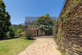 Villa with mountain views in Gondar and Orbacém Villa with mountain views in Gondar and Orbacém