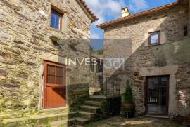 Villa with mountain views in Gondar and Orbacém Villa with mountain views in Gondar and Orbacém