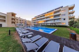2 Bedroom Duplex Apartment with Pool View in Vilamoura