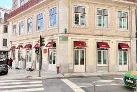 Commercial space for rent next to Largo do Padrão