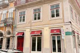 Commercial space for rent next to Largo do Padrão Commercial space for rent next to Largo do Padrão