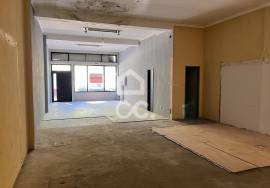 Commercial Store for Rent with 98 m² in Front of the Gaia City Hall Commercial Store for Rent with 98 m² in Front of the Gaia City Hall