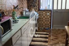 1+1 bedroom villa on a plot with 371 m² of land, garage and annex, just a 2-minute walk from NorteShopping