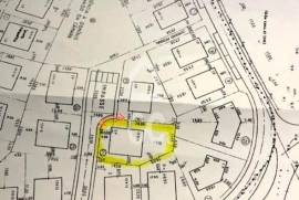 Urban land for urban construction with an area of 610.50 m2 inserted in a residential and quiet area of the village of Vieira de Leiria, close to schools, shops, and health center, located about 3 km from Praia da Vieira. Urban land for urban construction with an area of 610.50 m2 inserted in a residential and quiet area of the village of Vieira de Leiria, close to schools, shops, and health center, located about 3 km from Praia da Vieira.