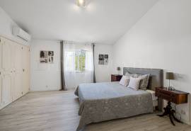 Alvor – Exceptional golf front 5 bedroom villa with pool