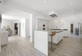 Alvor – Exceptional golf front 5 bedroom villa with pool
