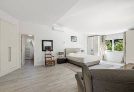 Alvor – Exceptional golf front 5 bedroom villa with pool