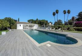 Alvor – Exceptional golf front 5 bedroom villa with pool