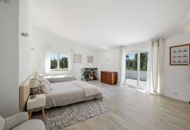 Alvor – Exceptional golf front 5 bedroom villa with pool