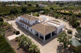 Tavira – 2-bedroom country property with pool, garage and landscaped garden Tavira – 2-bedroom country property with pool, garage and landscaped garden