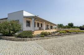Tavira – 2-bedroom country property with pool, garage and landscaped garden Tavira – 2-bedroom country property with pool, garage and landscaped garden