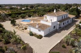 Tavira – 2-bedroom country property with pool, garage and landscaped garden Tavira – 2-bedroom country property with pool, garage and landscaped garden