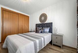 Albufeira – 2-bedroom apartment with sea views and pool