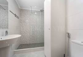 Albufeira – 2-bedroom apartment with sea views and pool