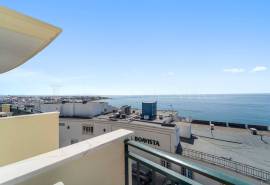 Albufeira – 2-bedroom apartment with sea views and pool