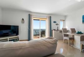 Albufeira – 2-bedroom apartment with sea views and pool