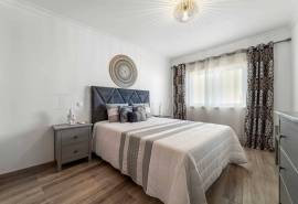 Albufeira – 2-bedroom apartment with sea views and pool