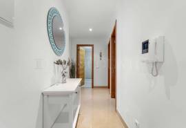 Albufeira – 2-bedroom apartment with sea views and pool