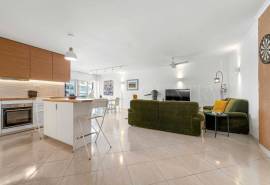 Albufeira – Central 2+1-bedroom apartment with parking, lift and balcony