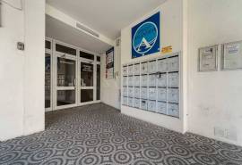 Albufeira – Central 2+1-bedroom apartment with parking, lift and balcony