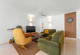 Albufeira – Central 2+1-bedroom apartment with parking, lift and balcony