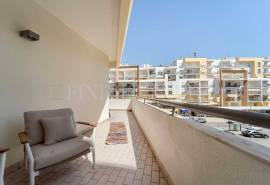 Albufeira – Central 2+1-bedroom apartment with parking, lift and balcony