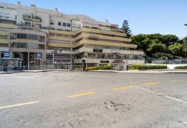 Albufeira – Central 2+1-bedroom apartment with parking, lift and balcony