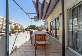 Albufeira – Central 2+1-bedroom apartment with parking, lift and balcony
