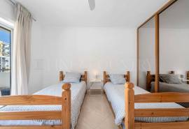 Albufeira – Central 2+1-bedroom apartment with parking, lift and balcony