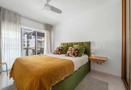 Albufeira – Central 2+1-bedroom apartment with parking, lift and balcony