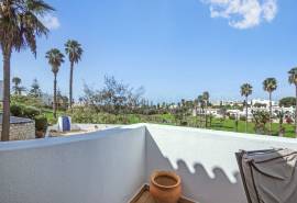 Carvoeiro - Immaculate 2-bedroom townhouse with sea and golf views Carvoeiro - Immaculate 2-bedroom townhouse with sea and golf views