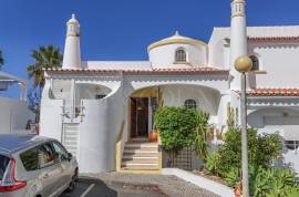 Carvoeiro - Immaculate 2-bedroom townhouse with sea and golf views Carvoeiro - Immaculate 2-bedroom townhouse with sea and golf views
