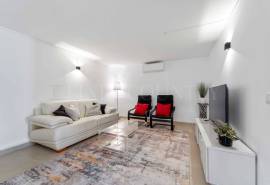 Boliqueime – 4-bedroom villa with pool, garage and large basement