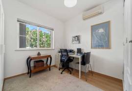 Boliqueime – 4-bedroom villa with pool, garage and large basement