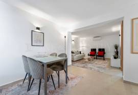 Boliqueime – 4-bedroom villa with pool, garage and large basement