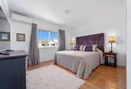 Boliqueime – 4-bedroom villa with pool, garage and large basement