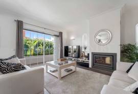 Boliqueime – 4-bedroom villa with pool, garage and large basement