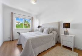 Boliqueime – 4-bedroom villa with pool, garage and large basement