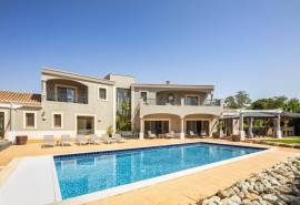 Carvoeiro - Vale da Pinta - Stunning 5-bedroom villa on a large plot with pool and golf views