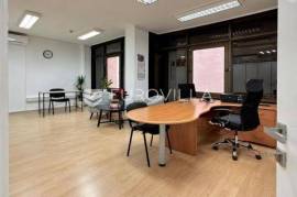 Rijeka, city centre, commercial space in a building with an elevator